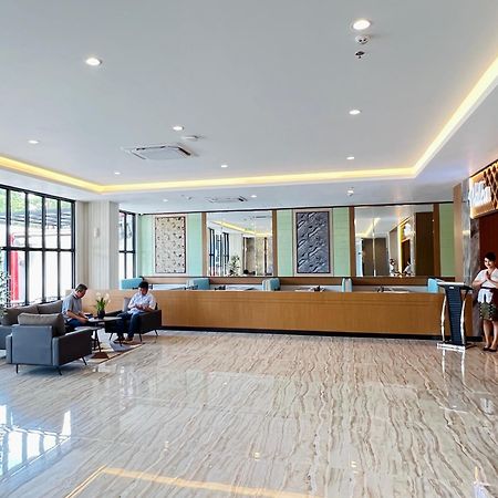 D'Primahotel Airport Sultan Hasanuddin Makassar Sudiang Buitenkant foto