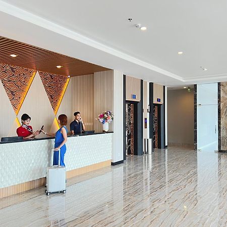 D'Primahotel Airport Sultan Hasanuddin Makassar Sudiang Buitenkant foto