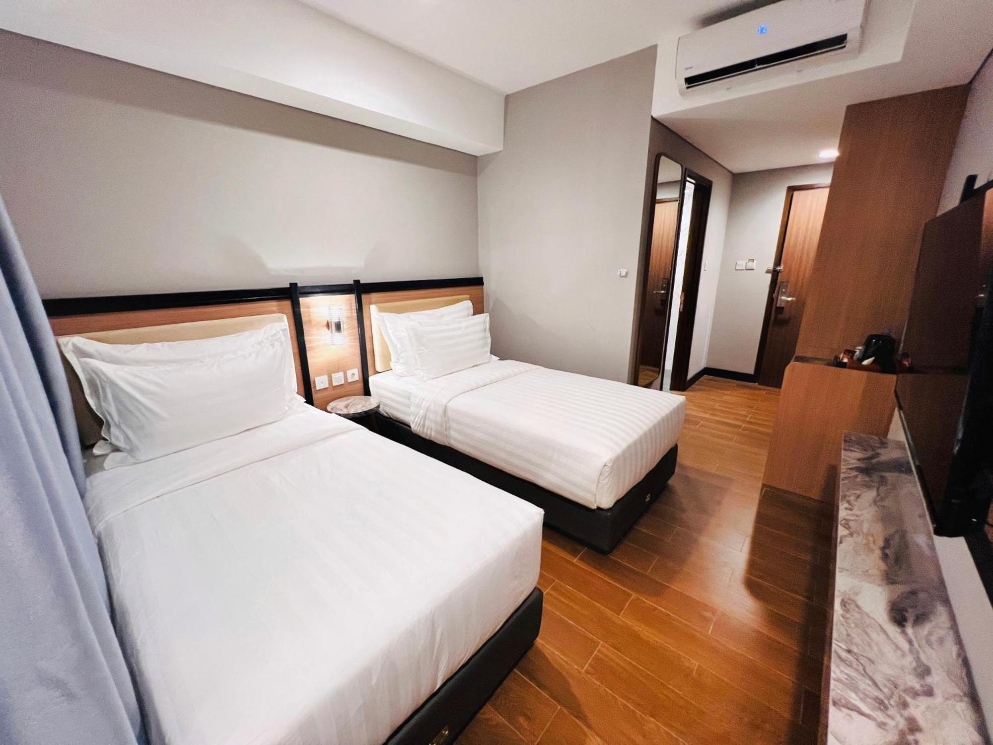 D'Primahotel Airport Sultan Hasanuddin Makassar Sudiang Buitenkant foto