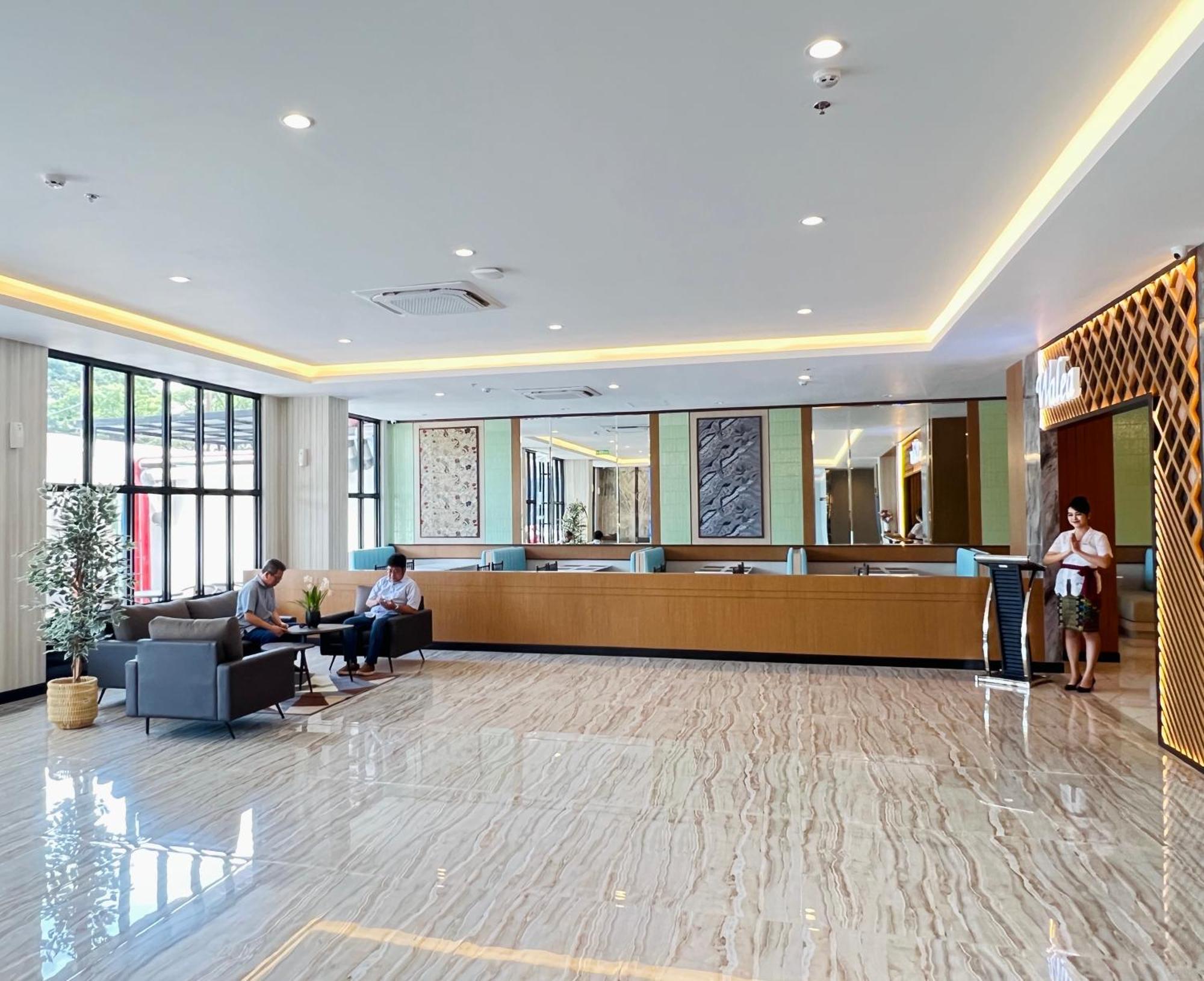 D'Primahotel Airport Sultan Hasanuddin Makassar Sudiang Buitenkant foto