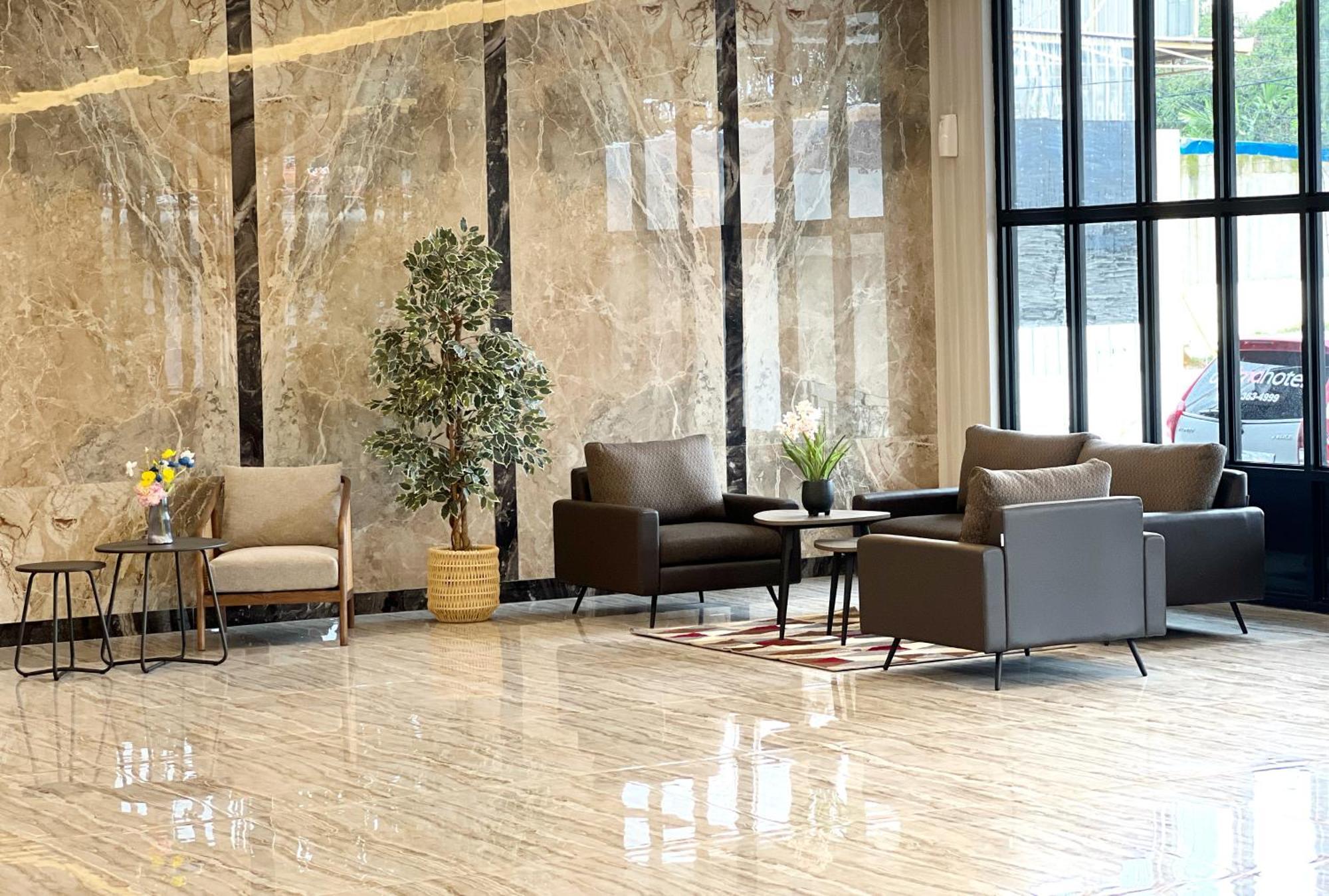D'Primahotel Airport Sultan Hasanuddin Makassar Sudiang Buitenkant foto